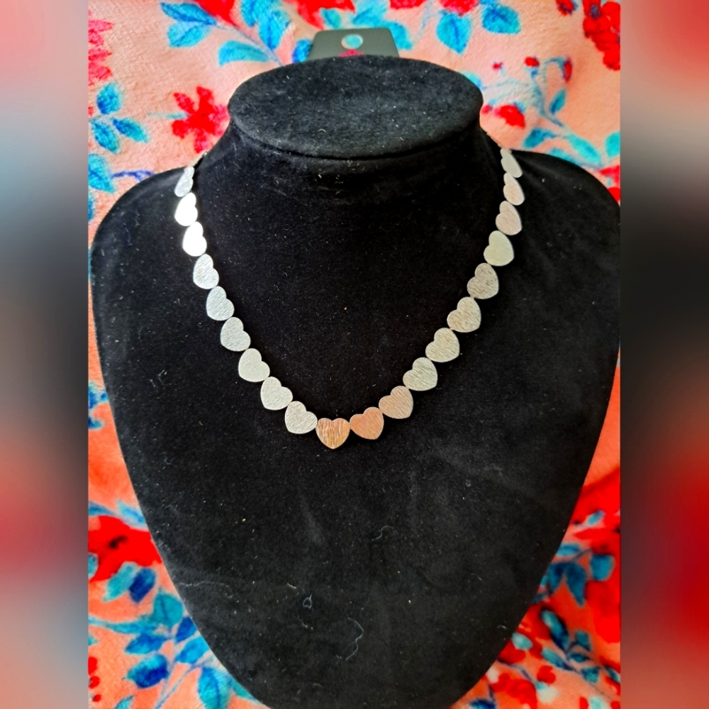 NEW SILVER HEART CHOKER